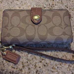 Coach phone wallet wristlet iPhone 6 5